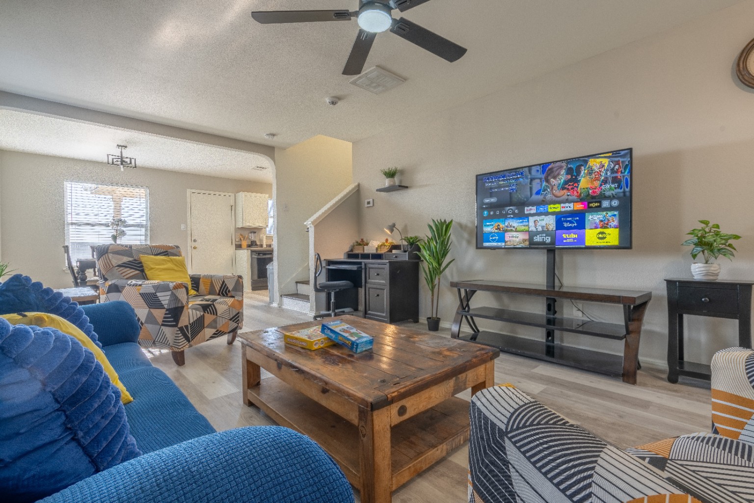 Patriot Stays — Living room